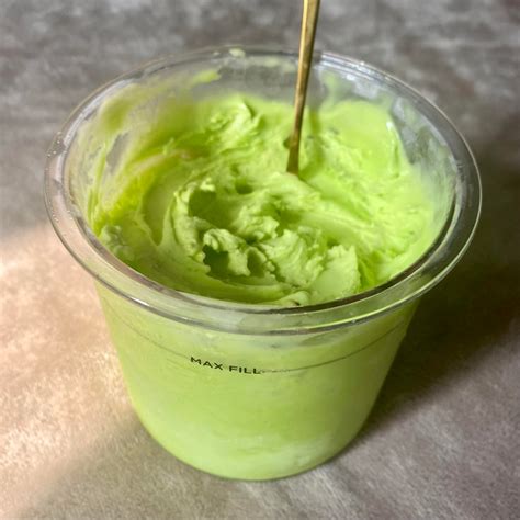 Buko Pandan Ice Cream w/ Coconut Flakes 🥥🍨 (200 kcal) : r ...