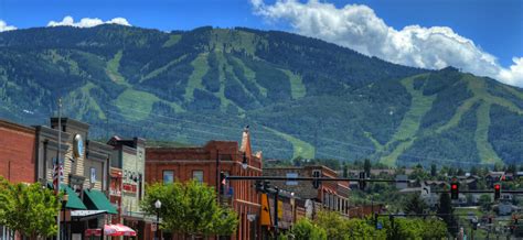 Flying Direct to Steamboat Springs in the Summer