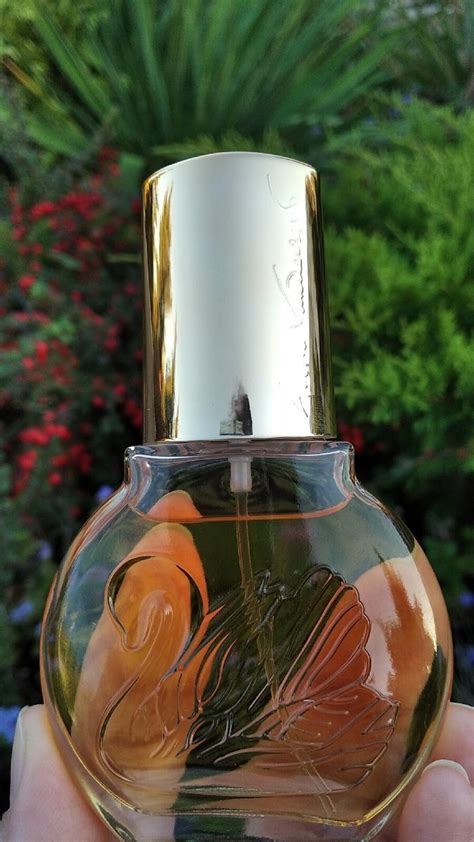 Vanderbilt Gloria Vanderbilt perfume - a fragrance for women 1982