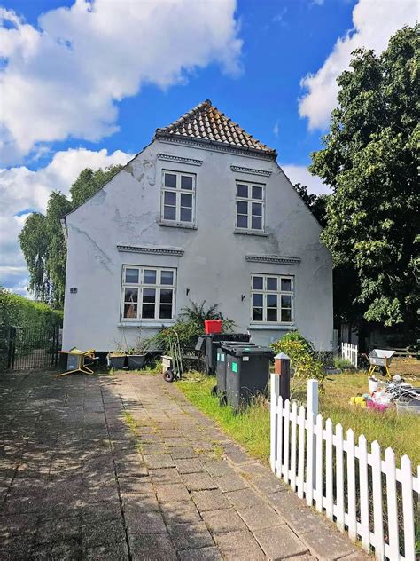 Tile Roof Installation 的图像结果