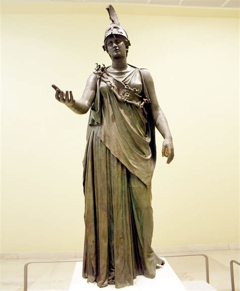 Famous Ancient Greek Statue at Evelyn Lowman blog