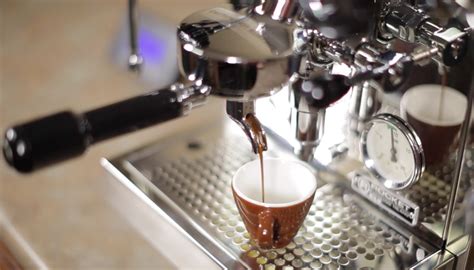 Pulling a shot on the beautiful Rocket R58 espresso machine #espresso # ...