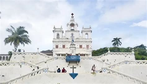 6 Must Visit Church in Goa - lifeberrys.com