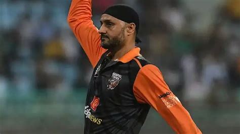 हरभजन सिंह ने लगाए गंभीर आरोप, पीसीए के कुछ अधिकारी 'अवैध कार्यों' में ...