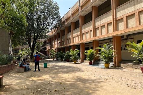 Dyal Singh College New Delhi Campus: Photos, Virtual Tour
