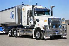 Mack Truck Wallpaper Hd by Mack Trucks Wallpapers Hd Mack Truck Wallpaper Hd