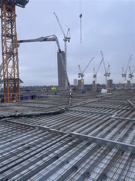 Birmingham today 1670sqm hand lay using the 47m pump, 240m3 finished ...