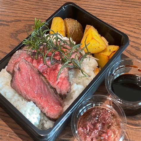 【BOX】国産牛サーロインステーキ(100g) | The Living Room with SKY BAR | テイクアウトメニューのご予約はこちら