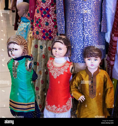 Sikh dresses at local asian hi-res stock photography and images - Alamy