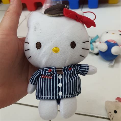 Hello Kitty Keychain Plush 40th Anniversary Sanrio, Hobbies & Toys ...