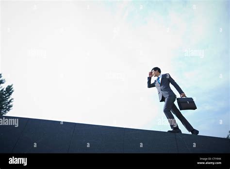 Businessman with Briefcase 的图像结果