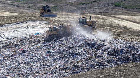 Federal Regulations Fail to Contain Methane Emissions from Landfills ...