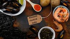 lista alimenti contenenti iodio gli alimenti ricchi di iodio consigliati per una tiroide sana lista alimenti contenenti iodio gli alimenti ricchi di iodio consigliati per una tiroide sana