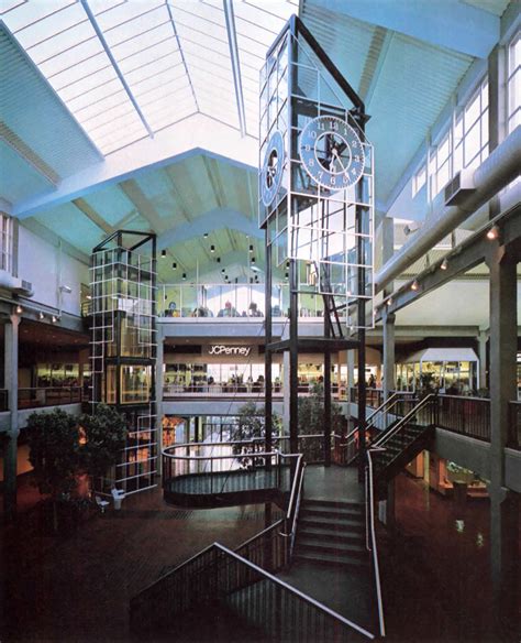 Bellevue Square Mall - Bellevue, Washington (1980) : r/RetroDesign