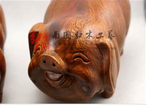 20cm红木雕刻猪工艺摆件一对，花梨木制猪