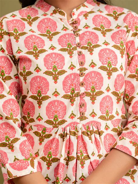Floral Printed Pure Cotton Pleated A-Line Kurti – Feranoid