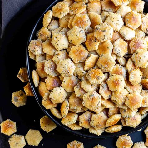 Seasoned Ranch Oyster Crackers Recipe - Home. Made. Interest.