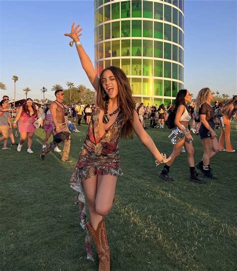 coachella idea 2023 | Coachella outfit, Bonnaroo outfits, Girls ...