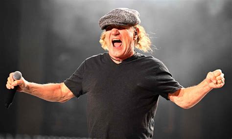 AC/DC shakes the Rose Bowl all night long on first US tour in a decade ...