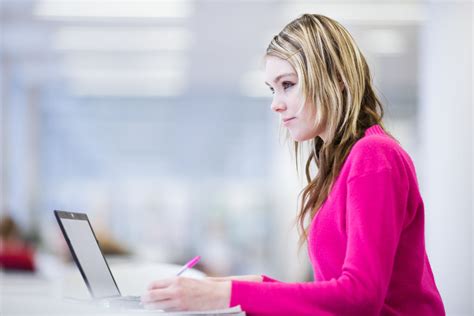 9 Things College Juniors Must Do to Find an Internship