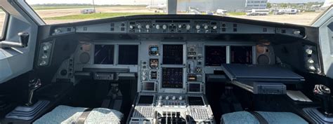 AIRBUS A340-200/300/500/600