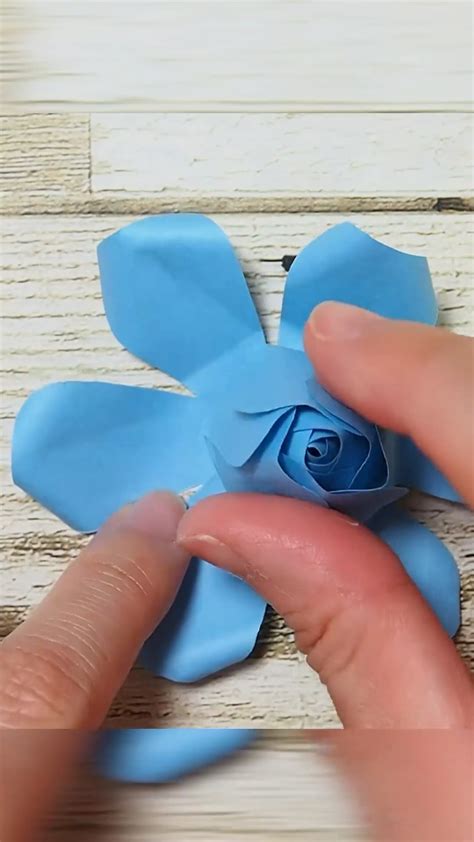 Origami Using Post Stick Notes Flower 的图像结果