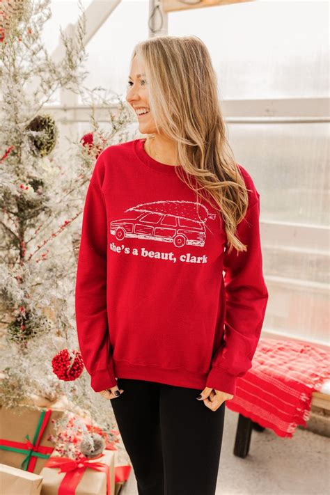 "She's A Beaut, Clark" Graphic Pullover- Red – The Pulse Boutique