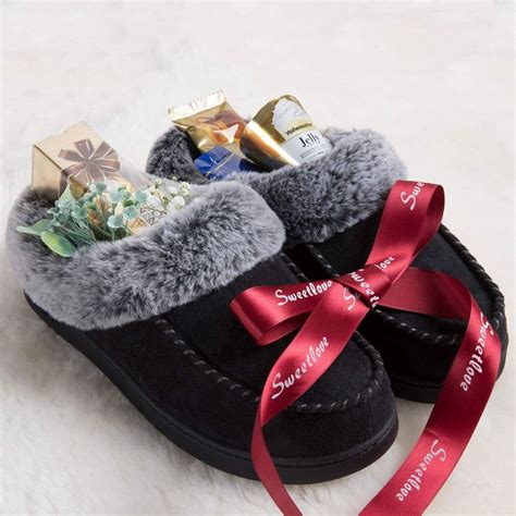Buy Women's Faux Fur Collar Moc Toe Clog Slipper, Size 7-8 US Women ...
