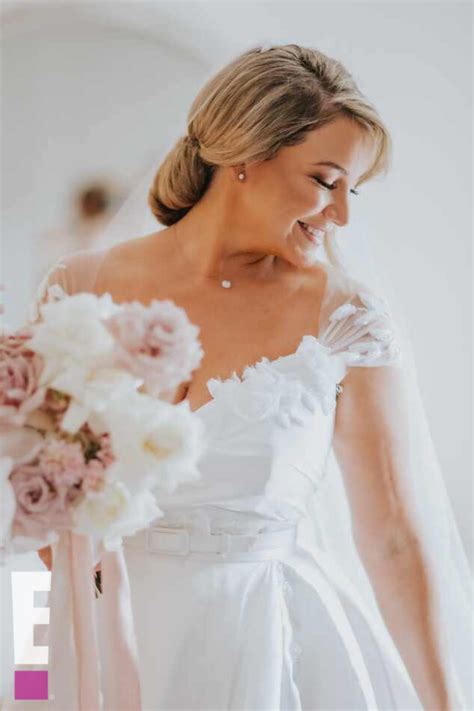 Hannah Ferrier & Josh Roberts' Wedding