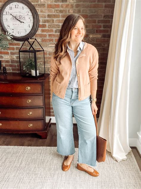 Business Casual Outfits with Jeans for Women 的图像结果