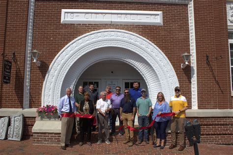 City of Clarksville holds ribbon-cutting for historic Public Square ...