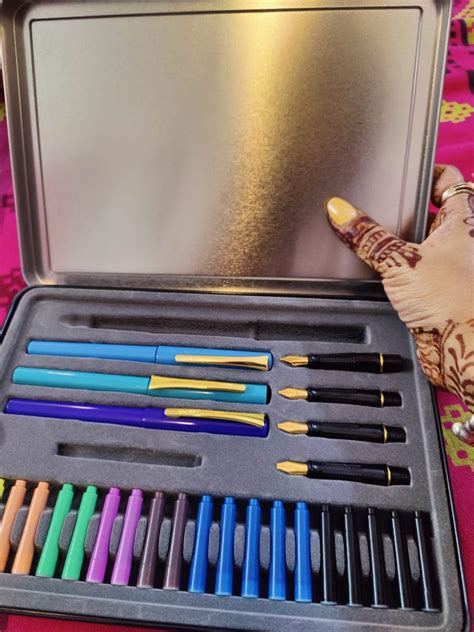 Mont Marte Calligraphy Set, 32 Piece. Includes Calligraphy Pens ...