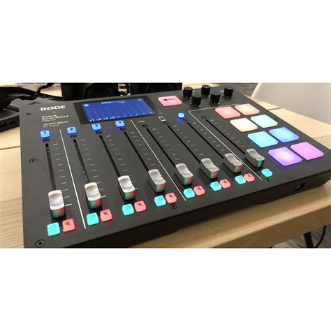 Rode Rodecaster Pro Integrated 的图像结果