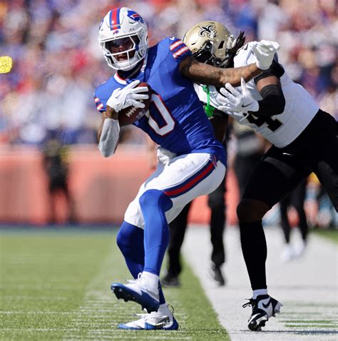 PFF ranks Top 32 Linebackers ahead of the 2025 NFL season. What Saints ...