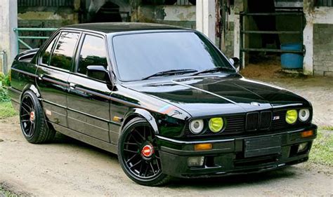 BMW Lovers: Old but Gold BMW E30 M40