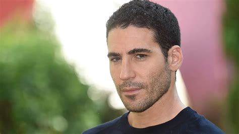 Así es el sensual baile de Miguel Ángel Silvestre durante el rodaje de ...