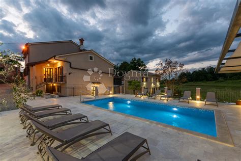 Tri kuće za odmor na 4500 m² okućnice! , kuća, površina 450m2