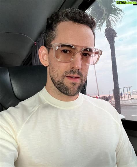 Actor Luis Gerardo Méndez HD Instagram Photos and Wallpapers February ...