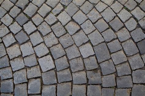 Making Stone Pavement 的图像结果