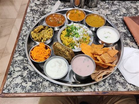 SHREYAS PURE VEG HOTEL, Dapoli - Restaurant Reviews, Phone Number ...