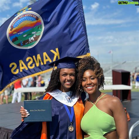 Dr. Meena Singh Wiki, Biography, Age, Photos, Spouse and more