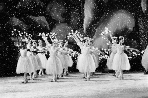 Щелкунчик (The Nutcracker), фильм 1993 - кадры, трейлеры, смотреть ...