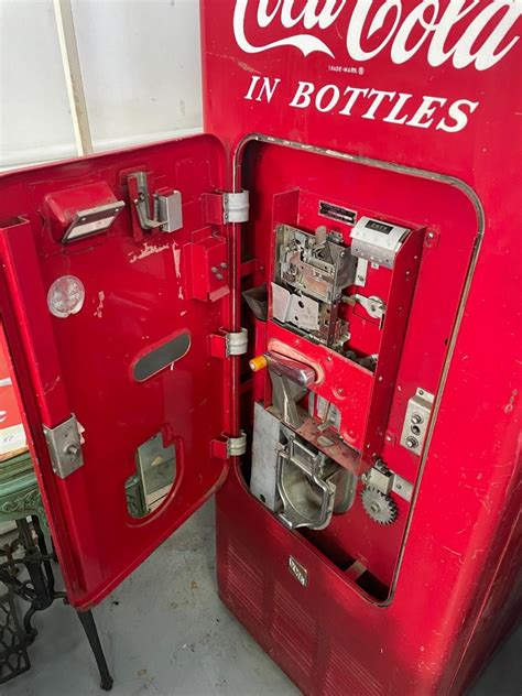 Rezultat imagine pentru Coke Machine Collection