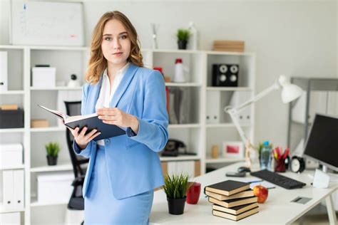 Business Attire 的图像结果