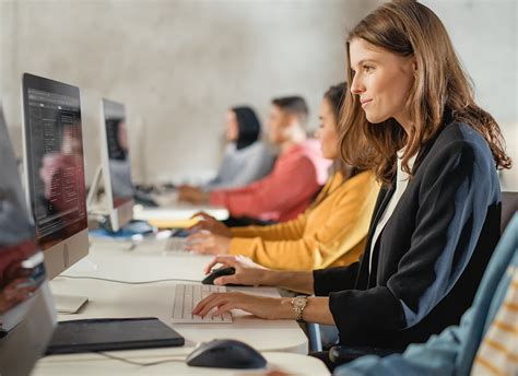 Women at Computer Work 的图像结果