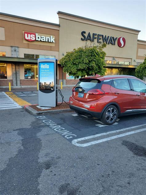 Safeway | Des Moines, WA | EV Station