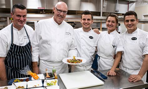 Rezultat imagine pentru Line Cook