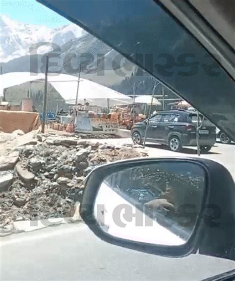 Gujarat Family Car Falls into Gorge | Manali Accident; Bhavnagar Sindhi ...