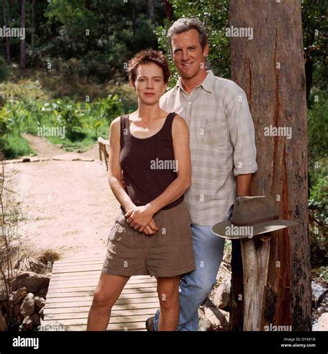 Echo Of Thunder, The -- Judy Davis, Jamey Sheridan *** Local Caption ...