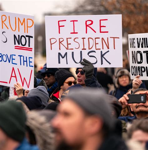 Elon Musk promises “temporary hardship” if Trump wins 2024 election | Vox